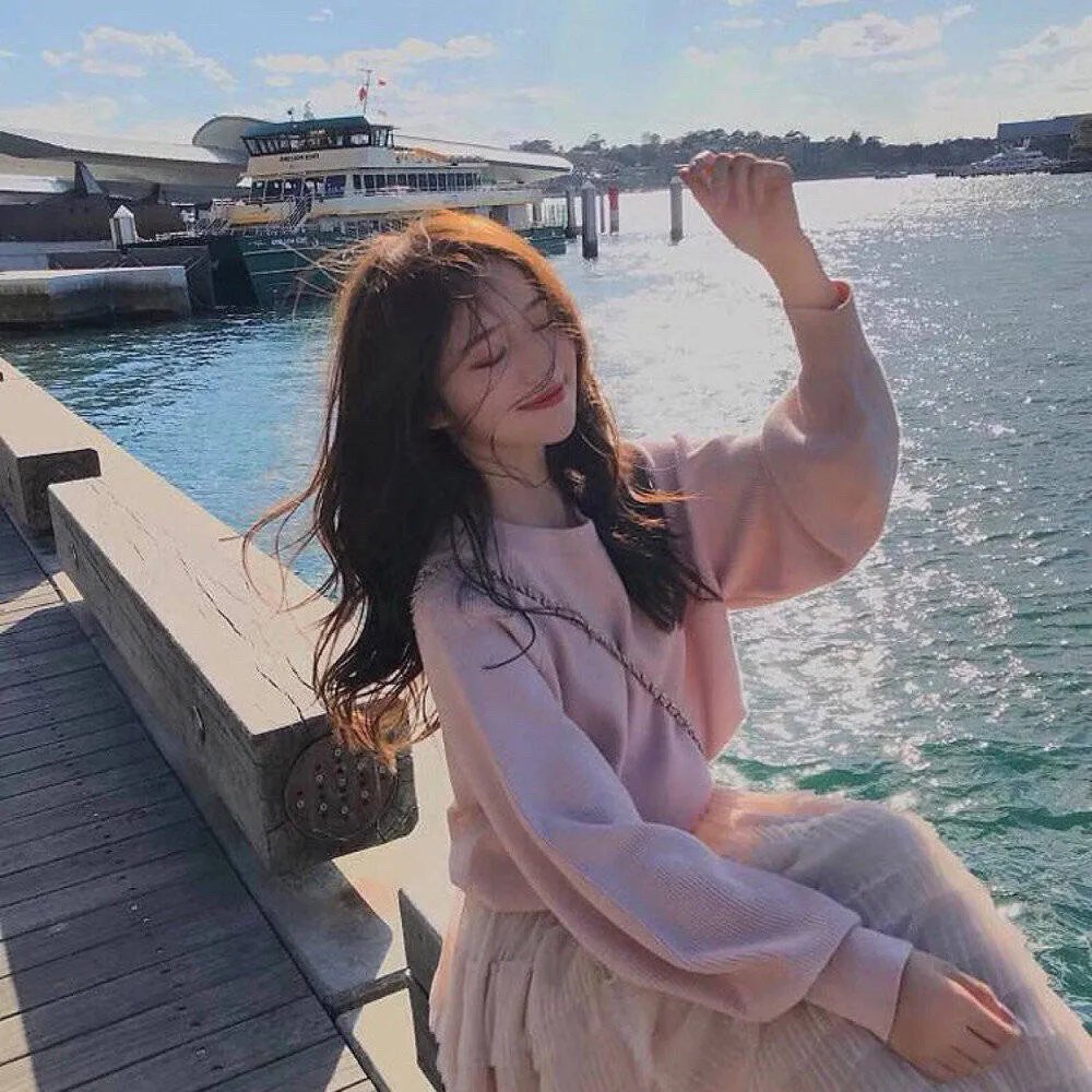 夏日天空的那匹红马